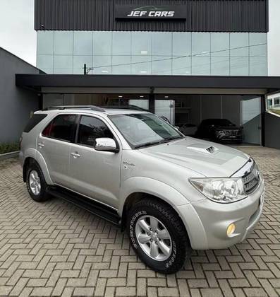TOYOTA HILUX SW4 3.0 SRV 4X4 16V TURBO INTERCOOLER DIESEL 4P AUTOMÁTICO